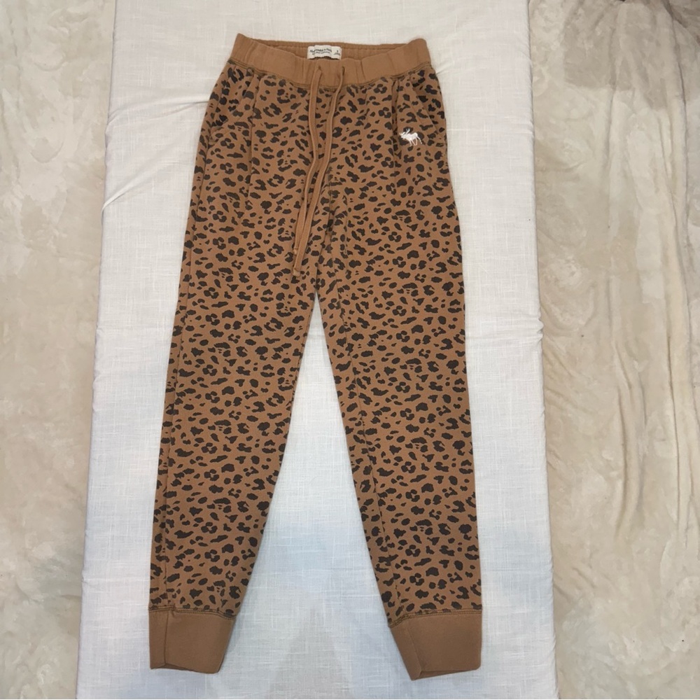 Abercrombie & Fitch Leopard Print Jogger Sweatpants Brown‎ Size Small